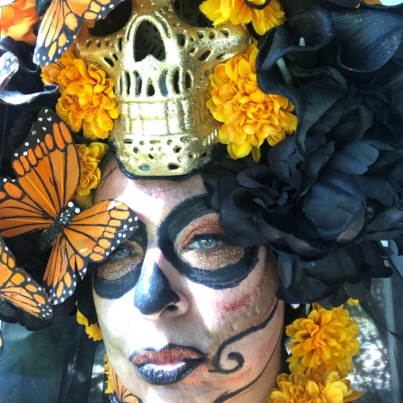 Caught by BUTTERFLIES - Picture 3 of 4